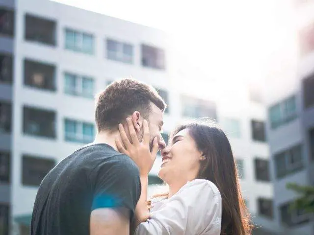 10 cosas que hacen las parejas felices 3