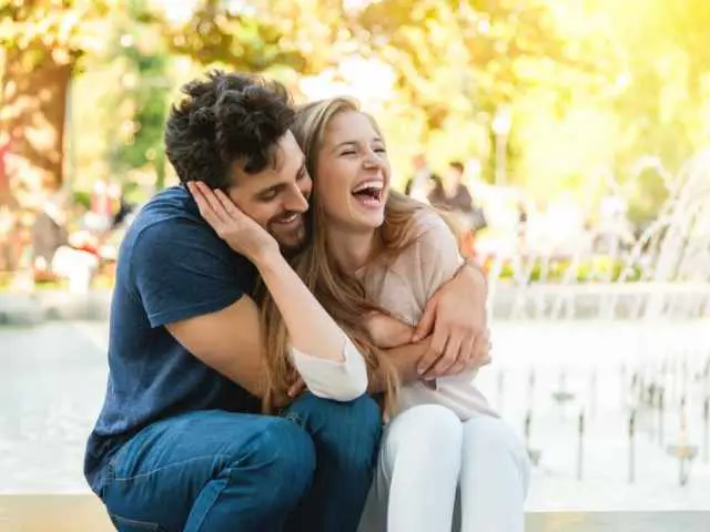 10 cosas que hacen las parejas felices 4